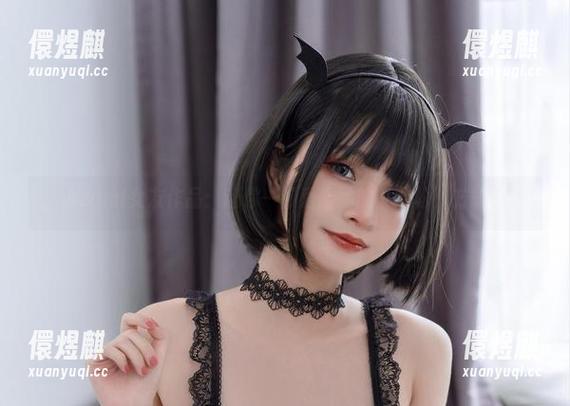 Azami Azami女友作品:让你一秒爱上她的‘放松’方式!