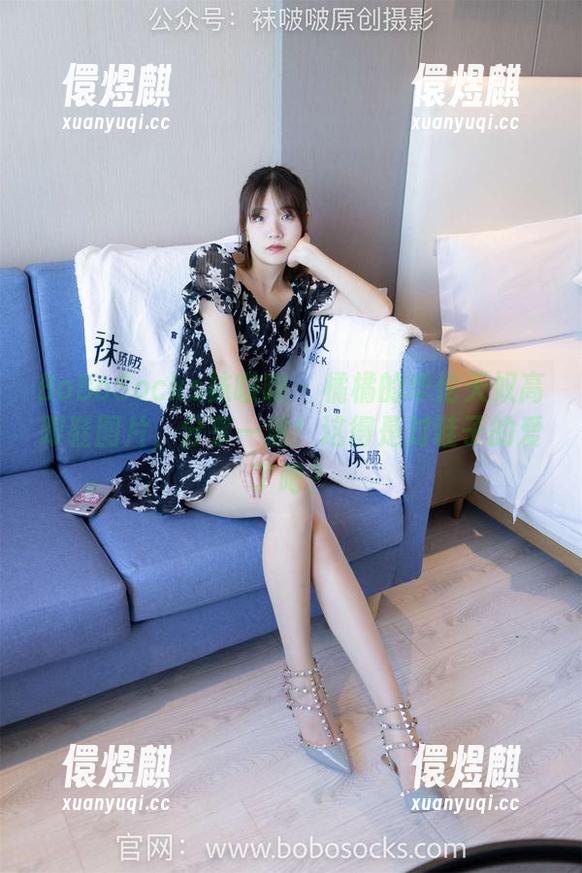 BoBoSocks袜啵啵-橘橘 BoBoSocks袜啵啵 - 橘橘的华伦天奴高跟鞋图片,分享一波!这得是对鞋子的爱了吧?