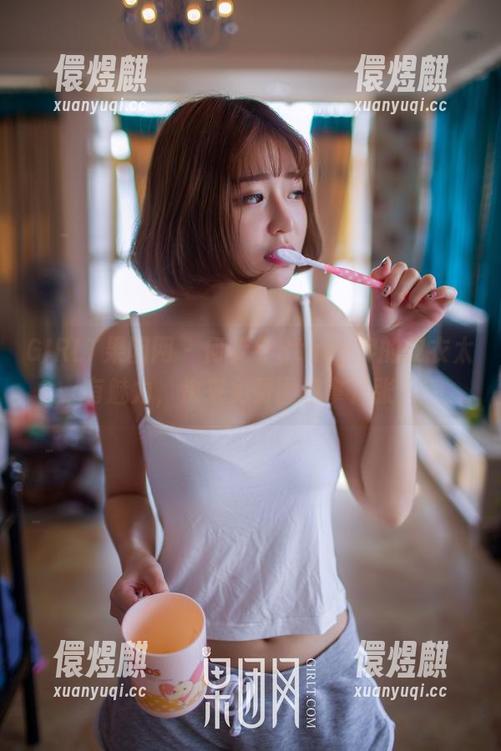 GIRLT果团网-何梦兮Stacy GIRLT果团网 - 何梦兮Stacy穿的皮衣太有魅力,快来免费图包拿几张!