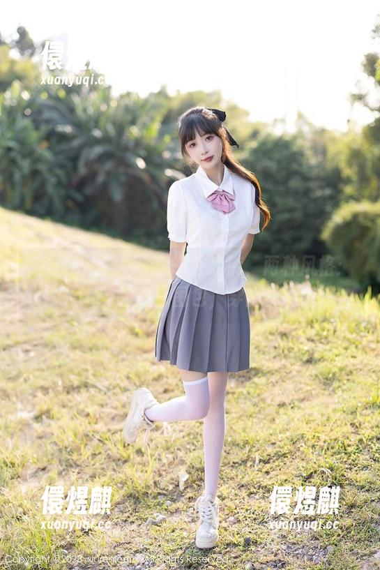 Xiuren秀人网-小夕Kitty Xiuren秀人网 - 一件短裤,两种风格:小夕Kitty的高清图包,穿出你的个性!