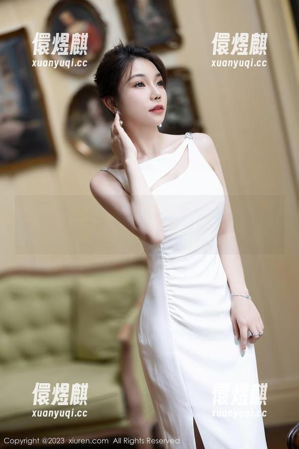 Xiuren秀人网 - 定制的不只是衣服，还有杨紫嫣Cynthia的户外奇妙之旅图片！