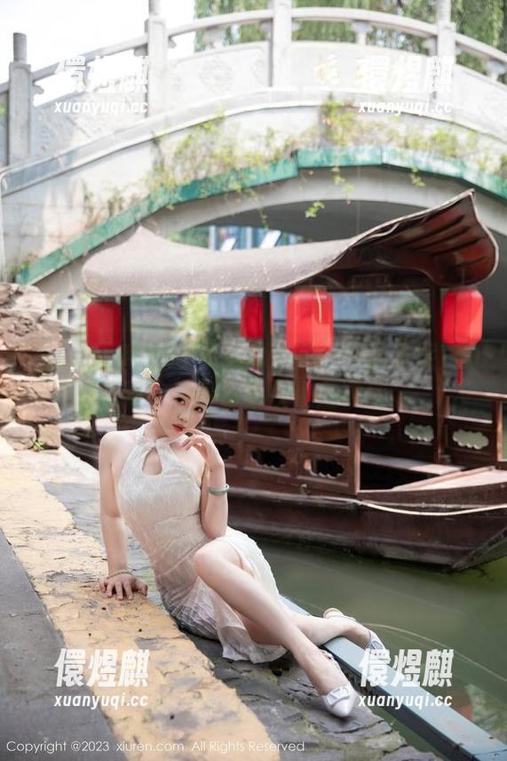 Xiuren秀人网-沐子熙V Xiuren秀人网 - 私拍作品:在沐子熙V的校服下,青春不仅仅是单纯。