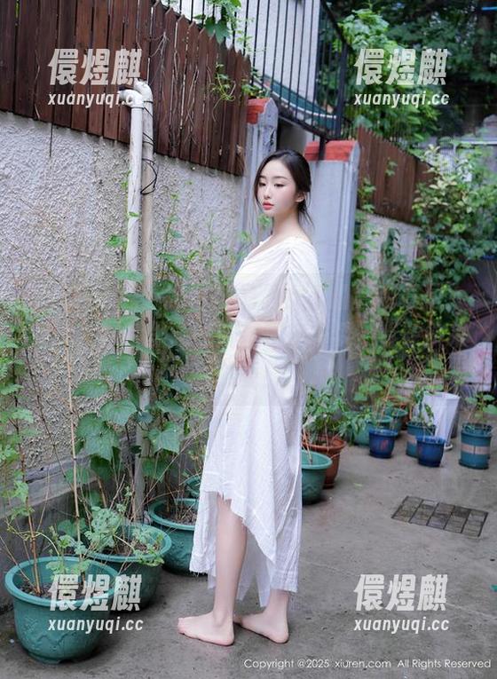 Xiuren秀人网-邹晶晶女王 Xiuren秀人网 - 邹晶晶女王的套装真是太精彩,图片里的气氛像是一场梦,资源快来感受!