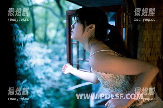 partycat轰趴猫-艾小青 partycat轰趴猫 - 图库分享:艾小青如何用连体衣玩转各种风格,看了就忍不住想试!