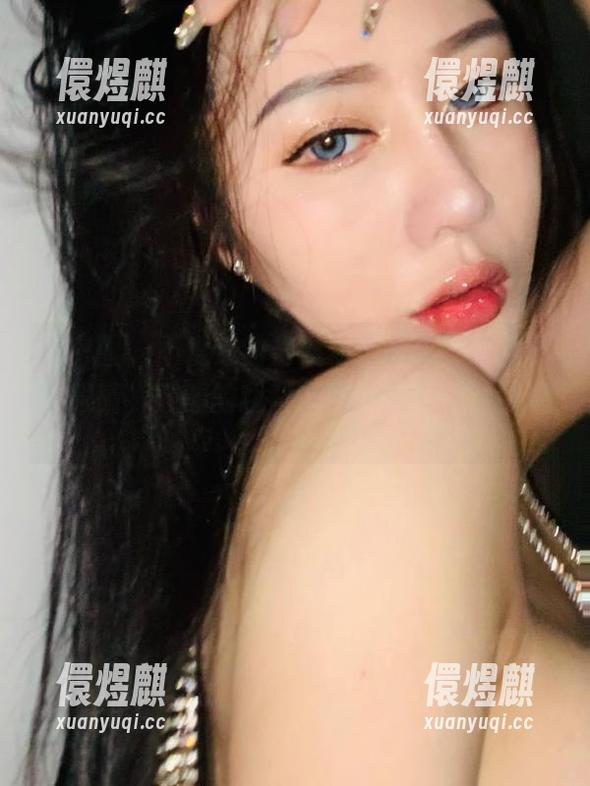 不爱笑的赛琳 微密圈 - 不爱笑的赛琳短裙写真,定制你的眼睛,酸酸的我背后默默流下的羡慕泪……