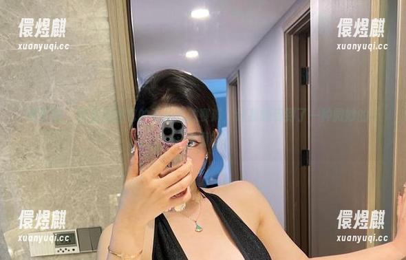 不爱笑的赛琳 微密圈 - 裤里丝图包的不爱笑的赛琳,让我感受到了一种微妙的……你懂的!