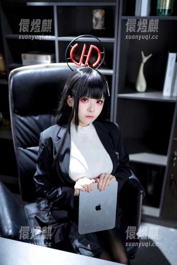 九柒喵 修女风格的九柒喵,套图中藏着的趣味晕染。