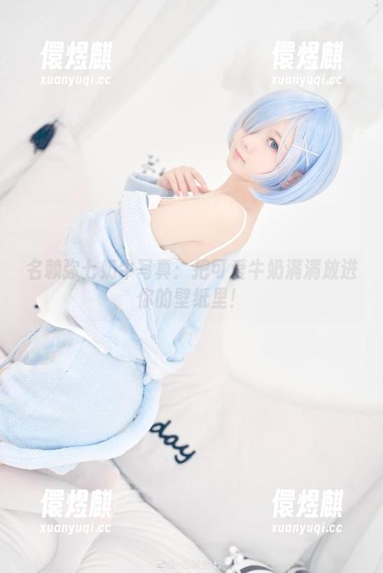 名赖弥七 名赖弥七奶牛写真:把可爱牛奶满满放进你的壁纸里!