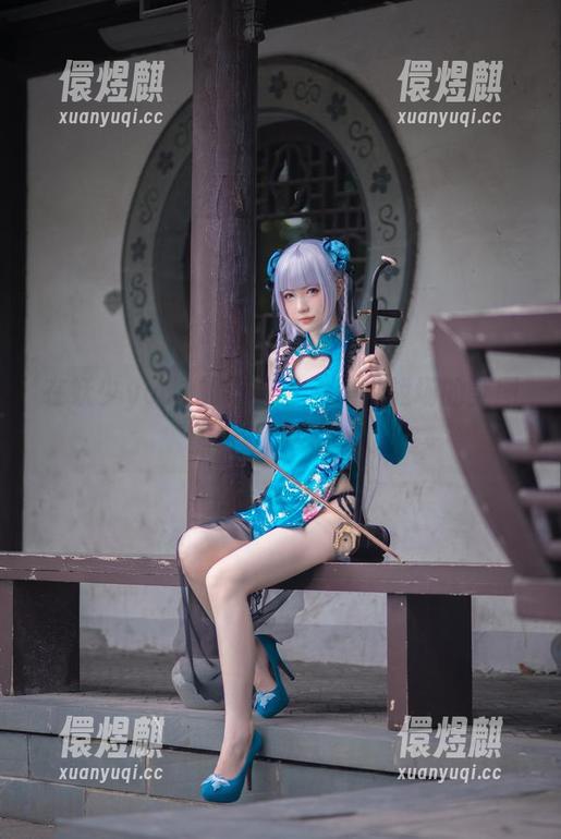 妖少you1 在妖少you1的镜头下,黑仪战场的美图壁纸意外又迷人