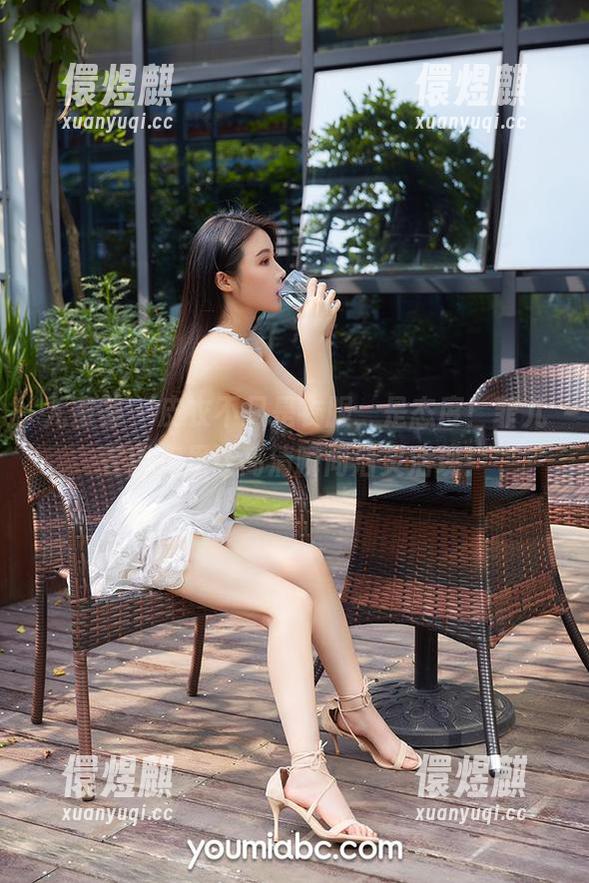 尤蜜荟-菲儿 尤蜜荟 - 皮衣不只是衣服,是态度!菲儿在图库里让高清瞬间活灵活现!