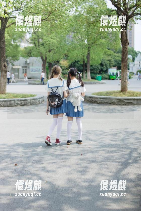 森萝财团-吸吸 森萝财团 - 这是吸吸的日常:铁轨边的JK白丝美少女图包,像是梦境一样的真实!
