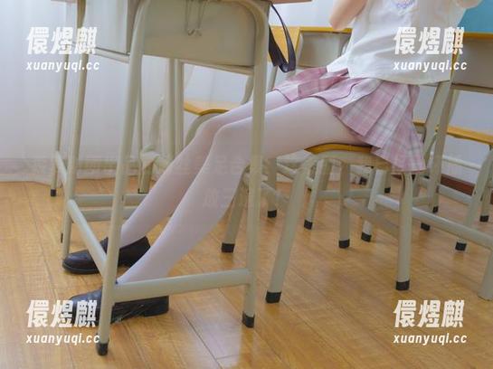 森萝财团 森萝财团出品的薄丝美足合集:这美图,我已经循环播放三遍了!