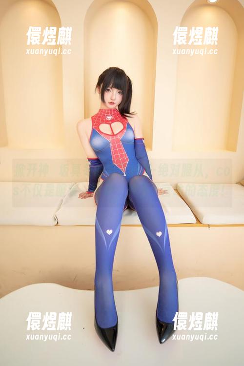 掀开神楽坂真冬的电子相册-绝对服从，cos不仅是服装，更是一种不可言喻的态度！