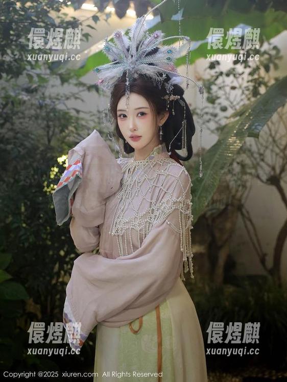 秀人网-千夜未来 秀人网 - 学妹的私拍,千夜未来是如何在镜头前给我送来一波波心动的!