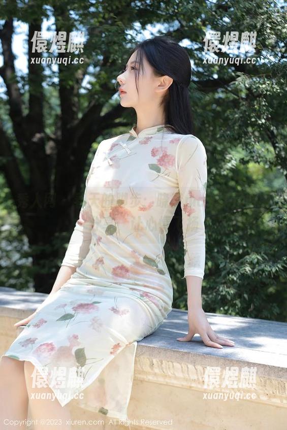 秀人网 - 春天的脚步：晓梦may裸足原图分享，让心情飞扬