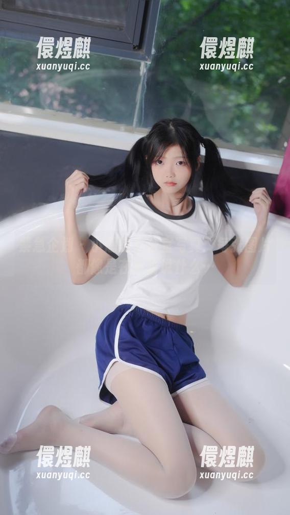 紧急企划-小恩 紧急企划 - 小恩的办公室写真:每张图片都像是在偷偷说什么…