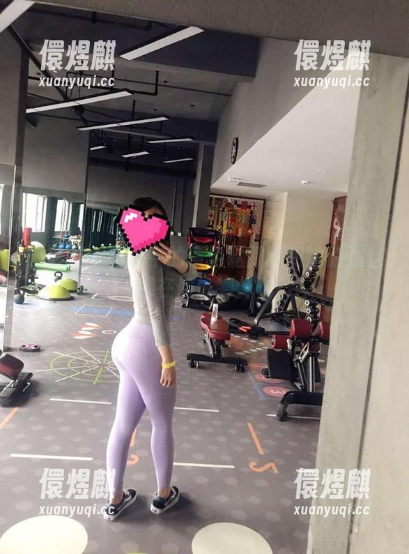 紫色哒豚豚 微密圈 - 图库中的紫色哒豚豚和她的黑丝,都在偷偷聊什么?