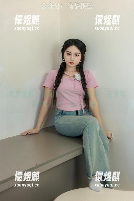 绮梦摄影-幼幼 绮梦摄影 - 幼幼黑色精选写真集:在光与影的交织中,谁在等待?
