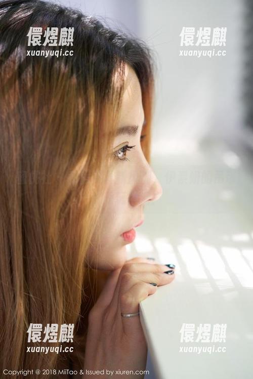 蜜桃社-伊素妍 蜜桃社 - 私房写真新风潮,伊素妍的吊带游戏玩得溜!
