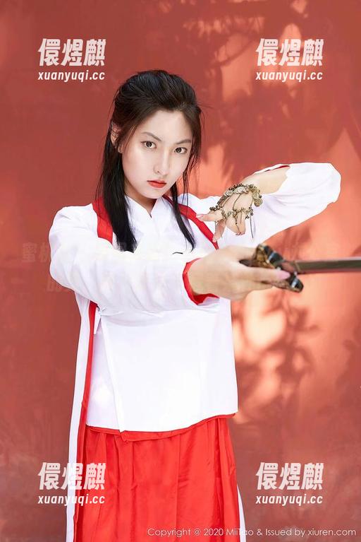 蜜桃社-小草莓Berry 蜜桃社 - 原图来啦!小草莓Berry办公室的美,照片里也许藏着某种magic